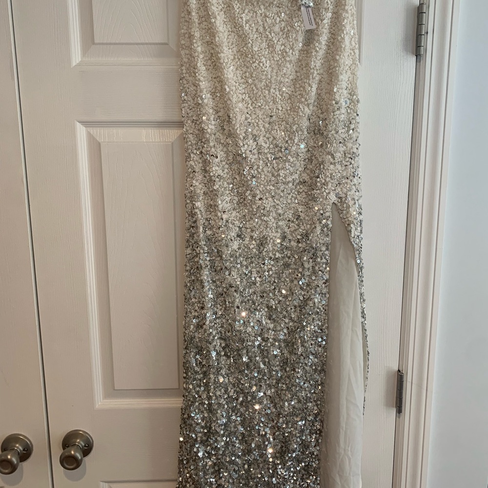 Beautiful, Rare Alice + Olivia Sequin Skirt